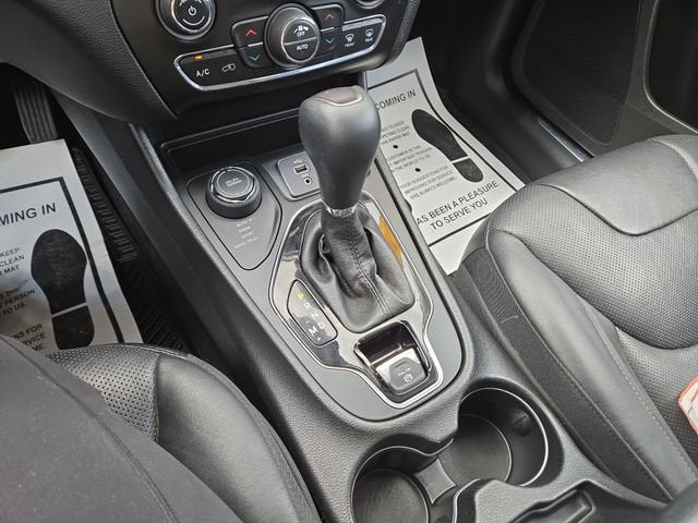 2019 Jeep Cherokee Overland