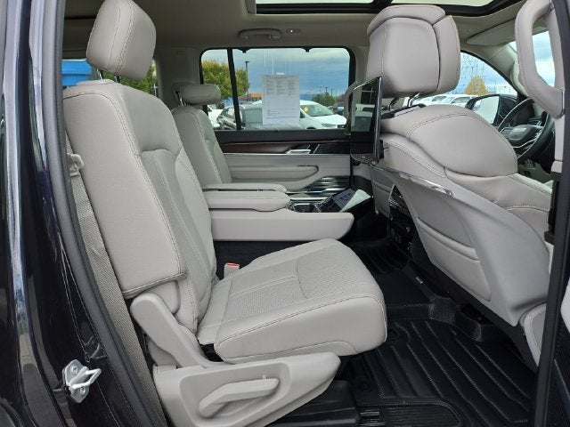 2023 Jeep Grand Wagoneer BASE
