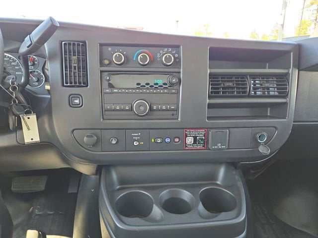 2025 Chevrolet Express Cargo WT