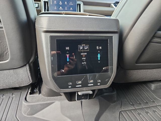 2025 GMC Yukon Denali Ultimate