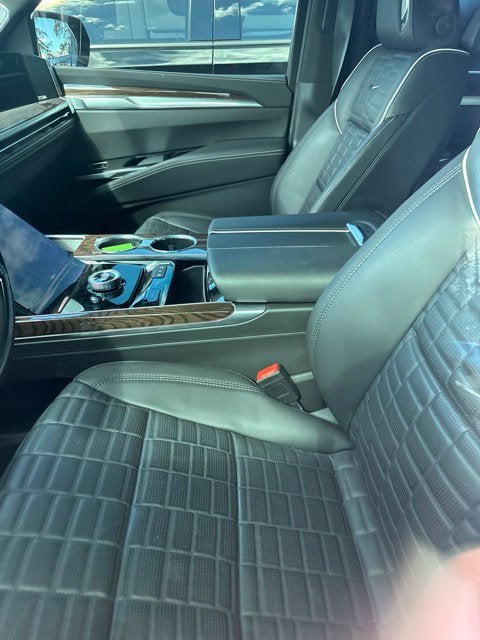 2025 Cadillac Escalade ESV Sport Platinum