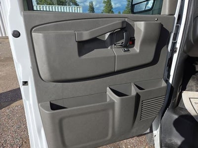 2025 Chevrolet Express Cutaway 3500 1WT