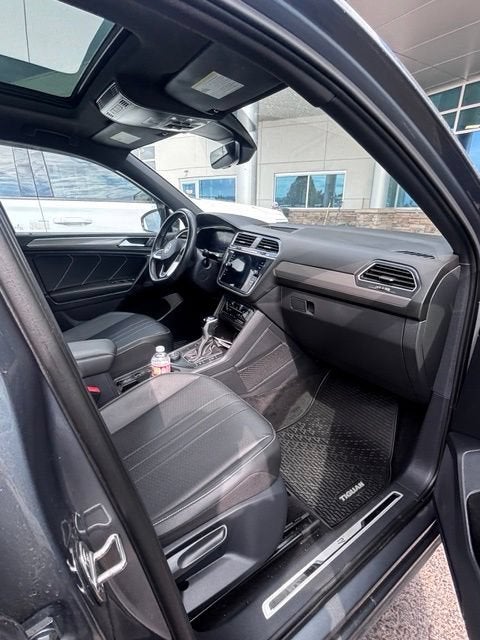 2023 Volkswagen Tiguan SE R-Line Black