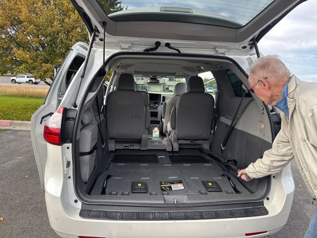 2019 Toyota Sienna XLE Auto Access Seat