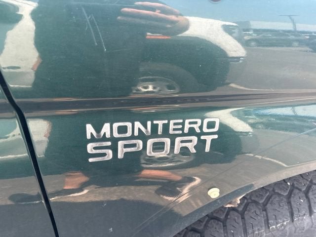 2000 Mitsubishi Montero Sport LS