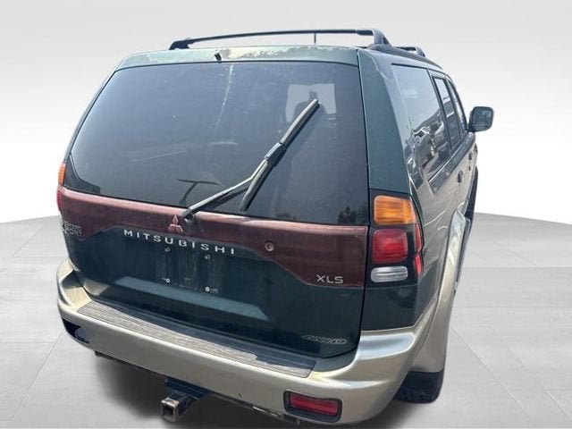 2000 Mitsubishi Montero Sport LS