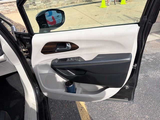2023 Chrysler Pacifica Hybrid Limited