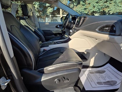 2023 Chrysler Pacifica Hybrid Limited