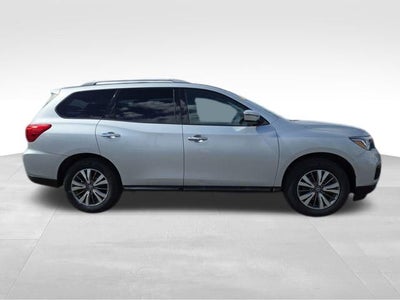 2020 Nissan Pathfinder SV