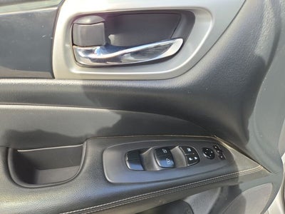 2020 Nissan Pathfinder SV