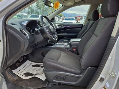 2020 Nissan Pathfinder SV