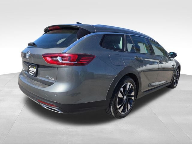 2018 Buick Regal TourX Essence