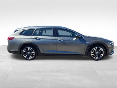 2018 Buick Regal TourX Essence