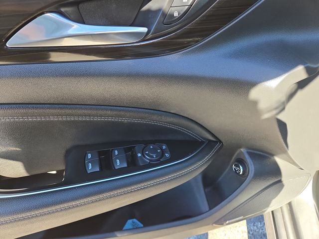 2018 Buick Regal TourX Essence