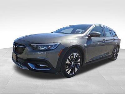 2018 Buick Regal TourX Essence